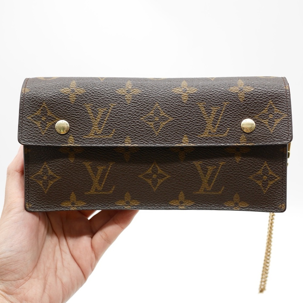 🍓LV Two-Buttons Monogram Wallet